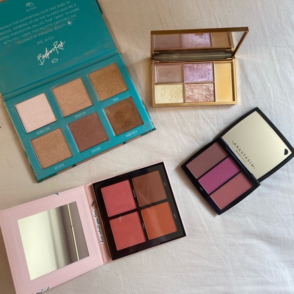 Highlighter/blush pallet set